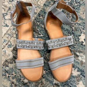 Frye & Co Women's Evie Whipstitch Banded Flat Sandals